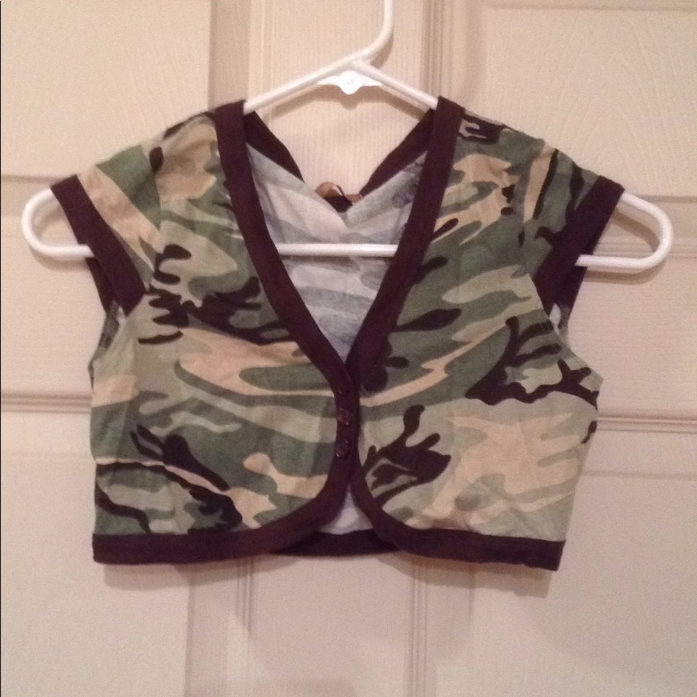 Cropped Camo Short Sleeve Cardigan